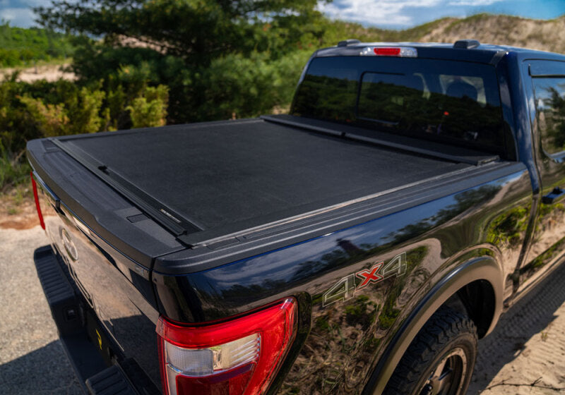 Roll-N-Lock 16-18 Toyota Tacoma Crew Cab SB 60-1/2in M-Series Retractable Tonneau Cover